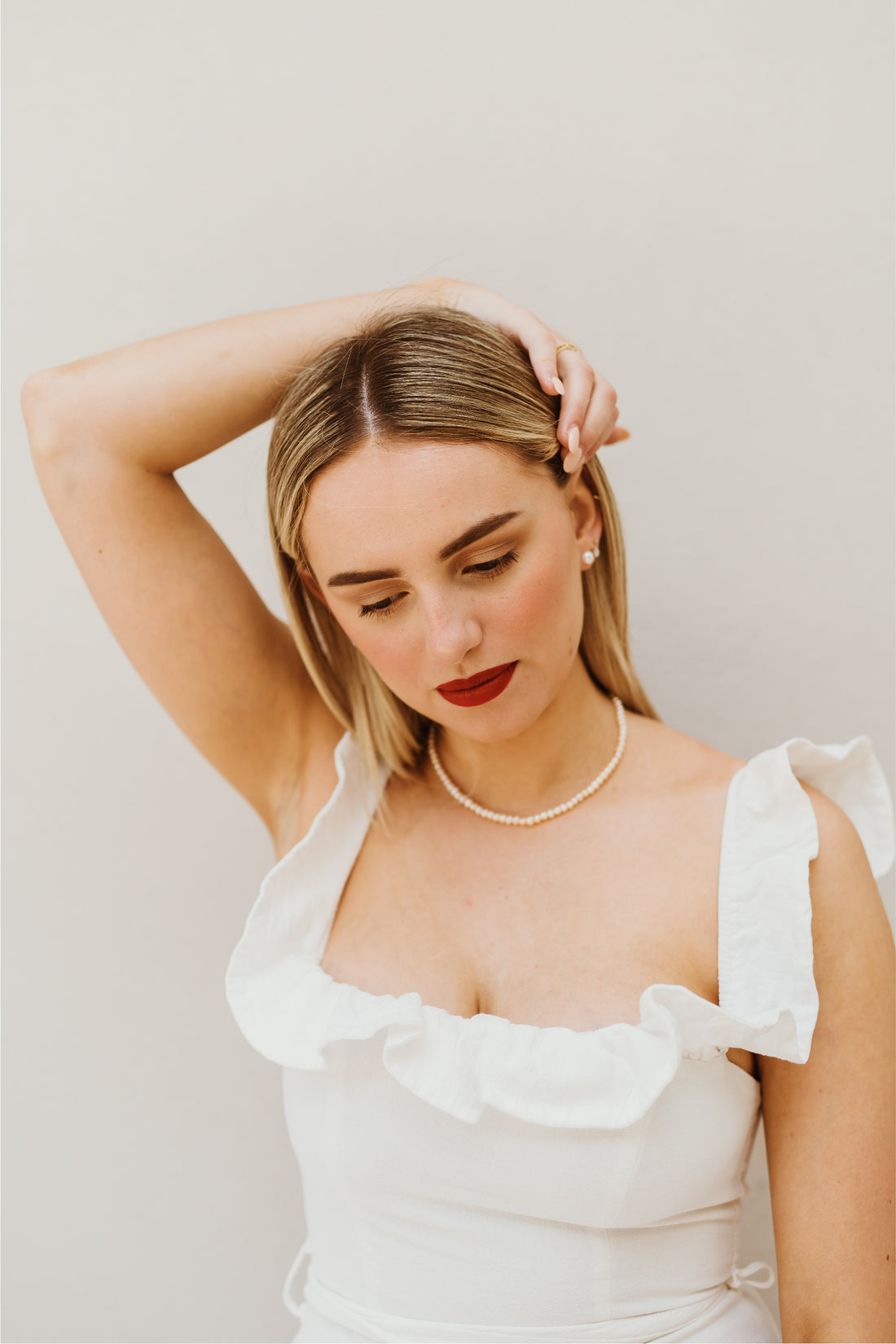 Caprice Light Pearl Necklace