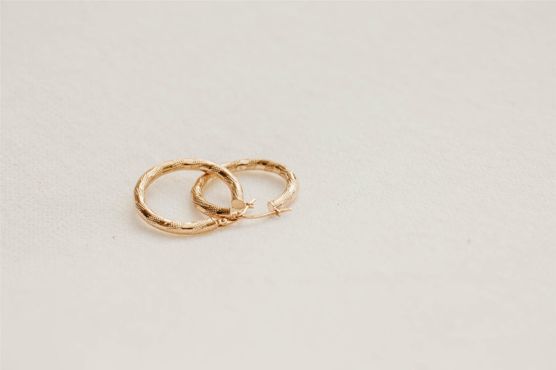 St. Tropez Pattern Tube Gold Hoop