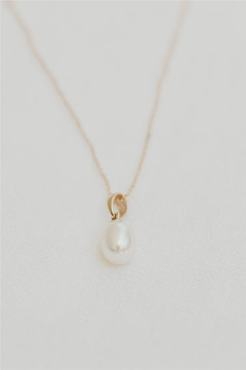 Coco Pearl Pendant with Gold Chain