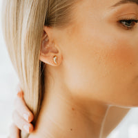 Cino Curved Gold Studs